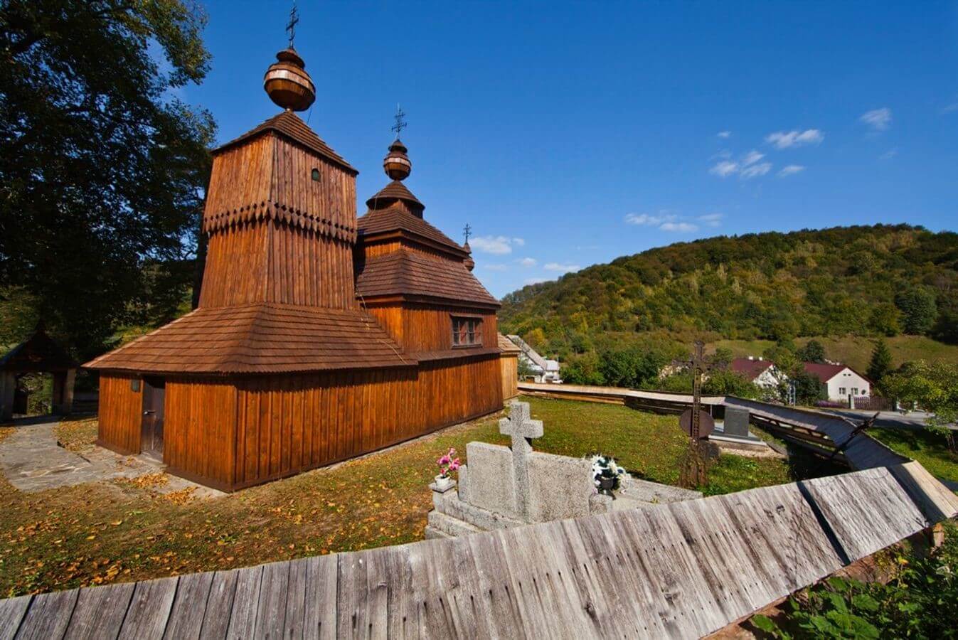 Chram-sv-Mikulasa-v-Bodrusali-pamiatky-slovensko-dreveny-kostol
